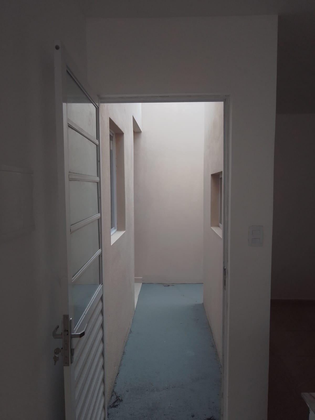 Apartamento situado por trás da Loja 2001